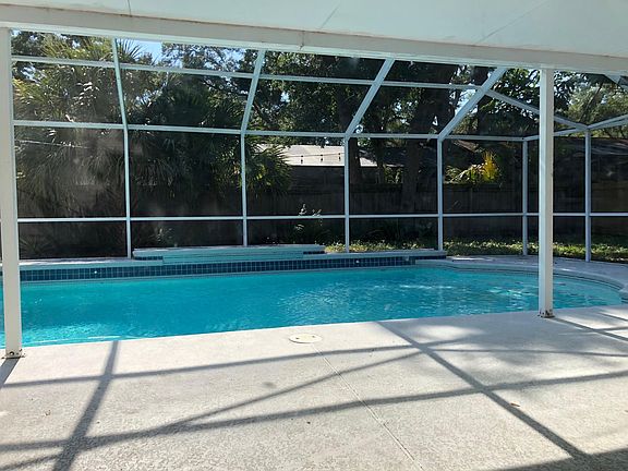 5th image of 175 Arbor Glen Dr