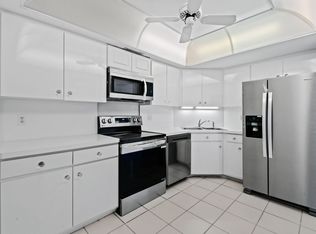 2425 Presidential Way APT 801, West Palm Beach, FL 33401