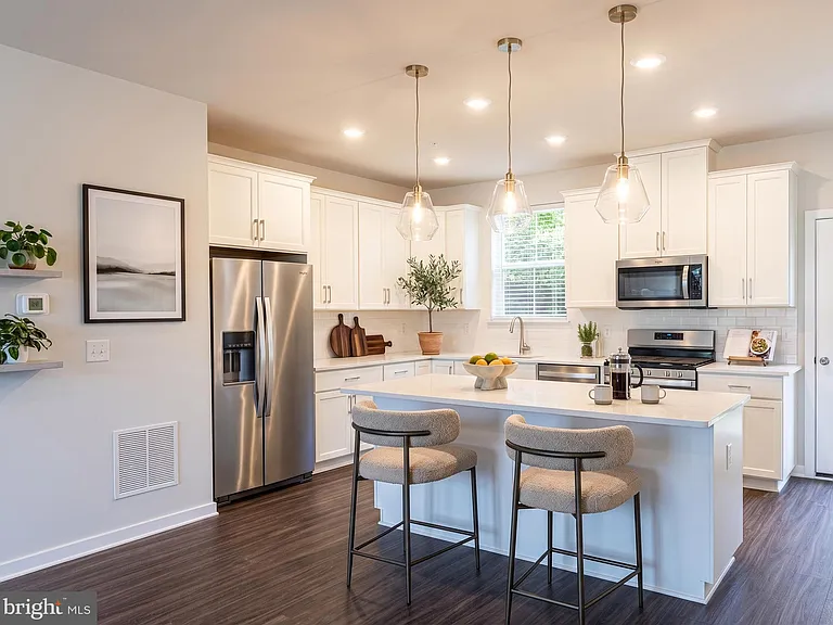 113 Four Leaf Dr — Photo 1