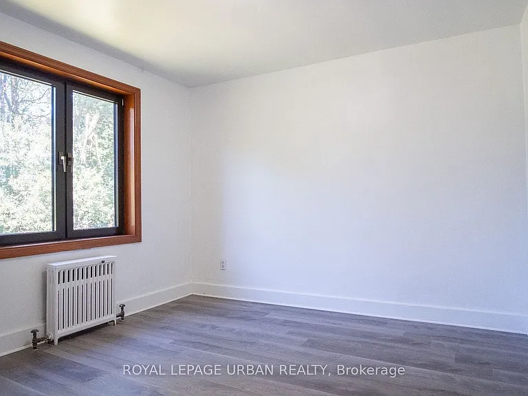 14 Camrose Cres — Photo 20