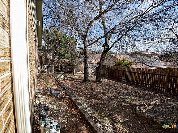 2nd image of 1502 Cedar Oaks Ln