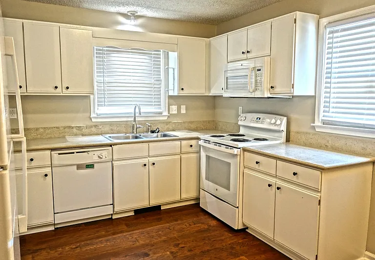 1705 Toll Gate Rd SE #B — Photo 8