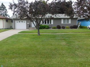 1227 17th St N, Moorhead, MN 56560