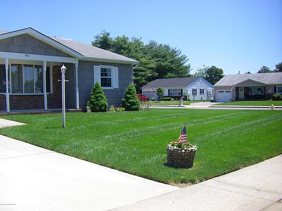 3rd image of 3 Derby Ln