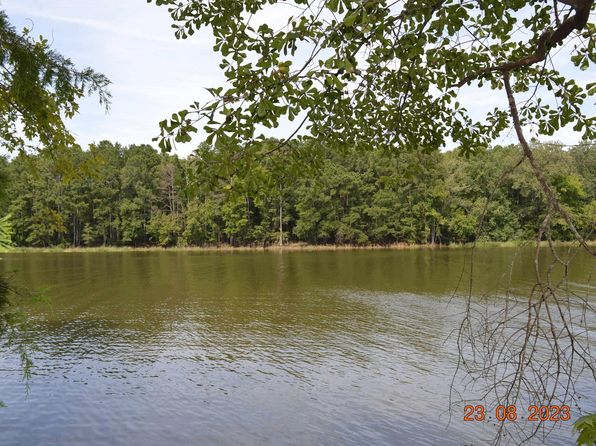 995 Retreat Way W, Ridgeway, SC 29130