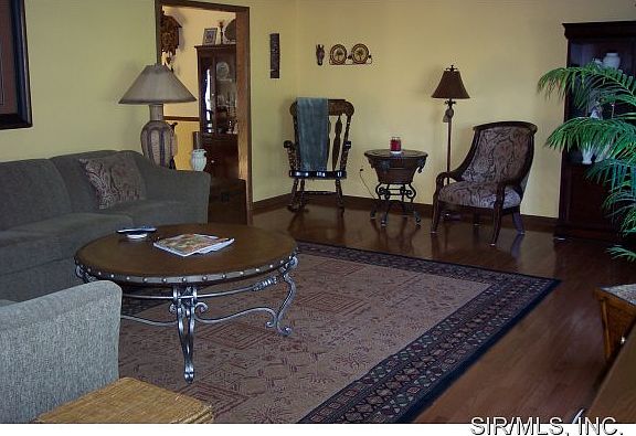 5th image of 616 Birch Ln