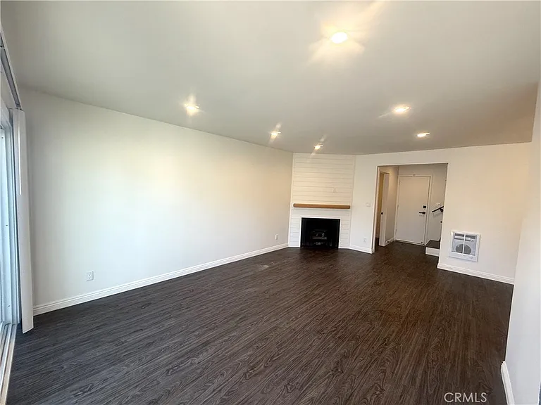 25205 Cypress St #7 — Photo 6