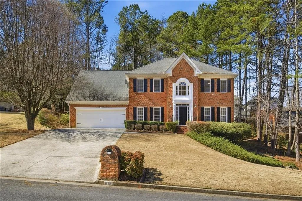 4 bed, 2.5 bath, 3286 sqft, $3,500 — Photo 2