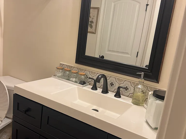 1820 Jardin Ct — Photo 2
