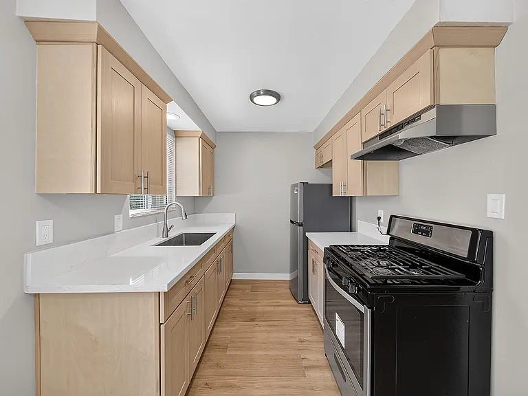 316 N Moore Ave #G — Photo 7