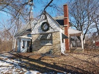 3rd image of 18251 Springfield Ave