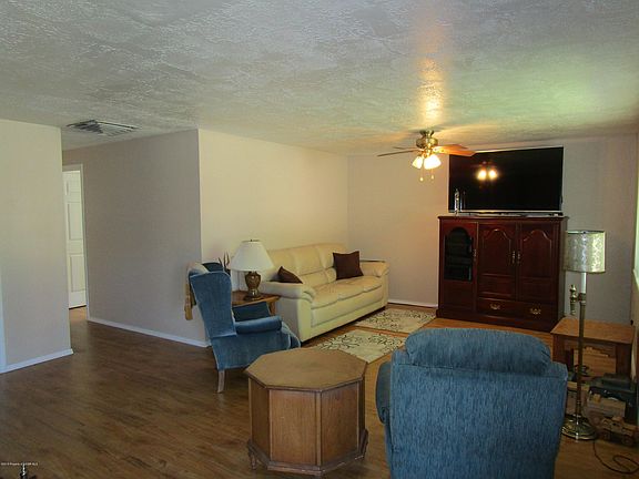 5th image of 1805 Cliffside Dr