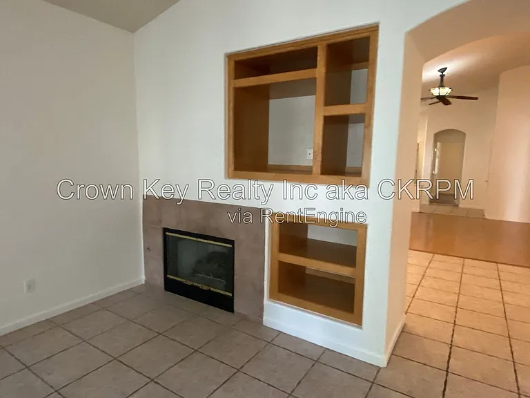 1844 Oswego Ct — Photo 12