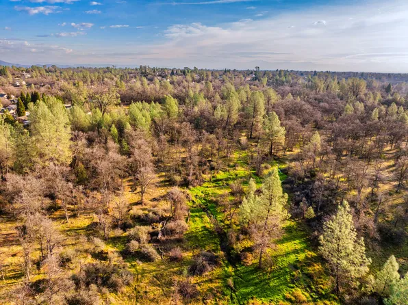 5976 Sierra Dr, Redding, CA 96003