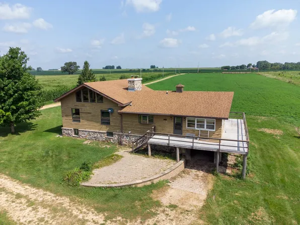 3237 W Wilderness Rd, Oregon, IL 61061