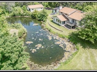 W6476 Midway Rd, Hortonville, WI 54944