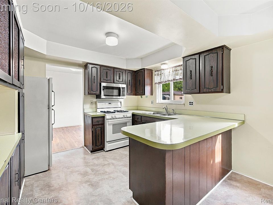 10343 Cherokee St, photo 3