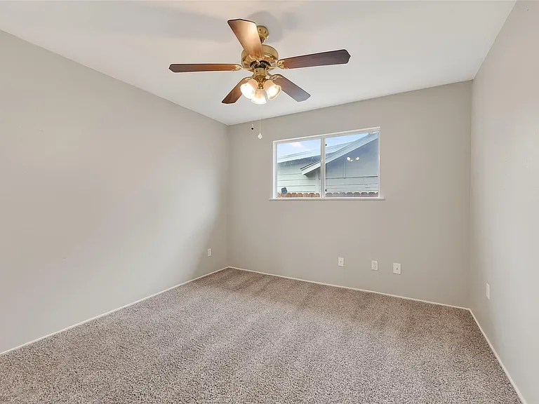 2446 Mayview Dr — Photo 21