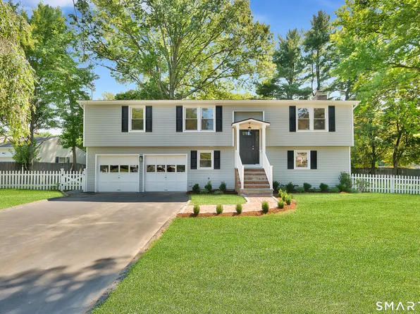 22 Carrona Dr, Riverside, CT 06878