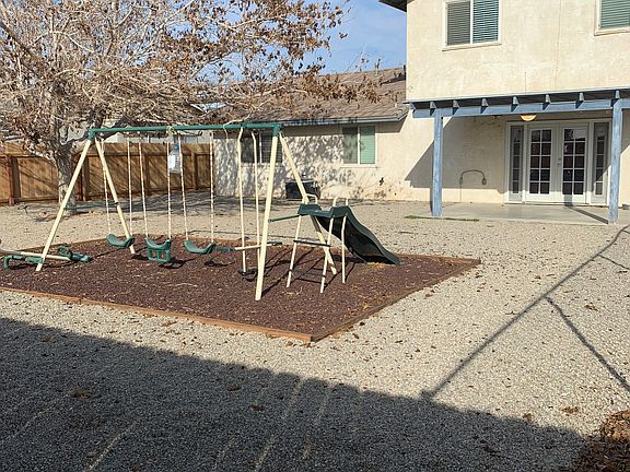 4th image of 26835 Lakeview Dr