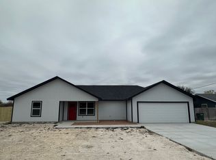 107 Gregory Dr, Del Rio, TX 78840