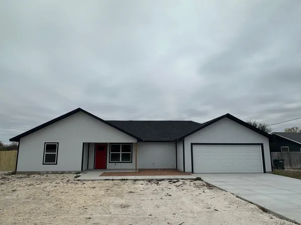 107 Gregory Dr, Del Rio, TX 78840