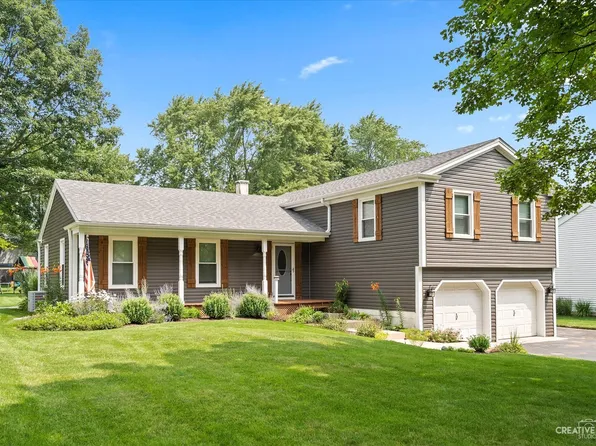 1051 Cardinal Ct, Batavia, IL 60510