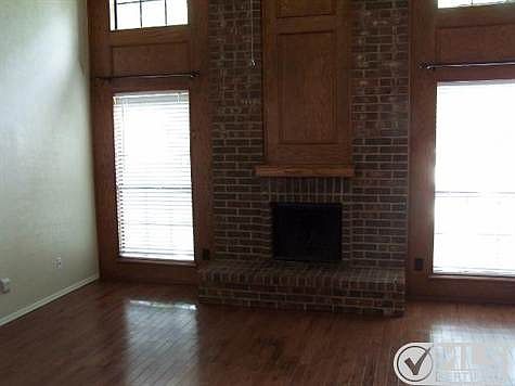 2nd image of 400 Canyon Ln