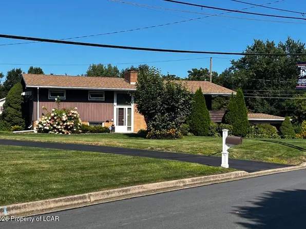 3 Lincoln Dr, Hanover Township, PA 18706