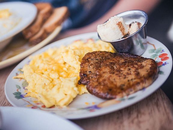 Le Petit Marche for brunch!