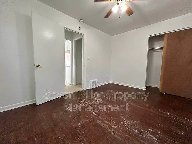 339 S Napoleon Ave — Photo 10