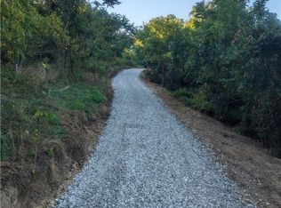 Flint Ridge Rd NE, Crooksville, OH 43731