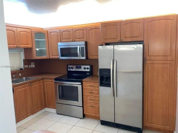 8940 S Hollybrook Blvd APT 306, Hollywood, FL 33025