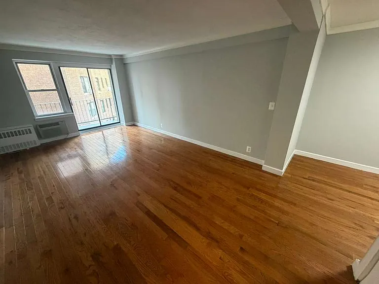83-33 118th St #5 — Photo 3