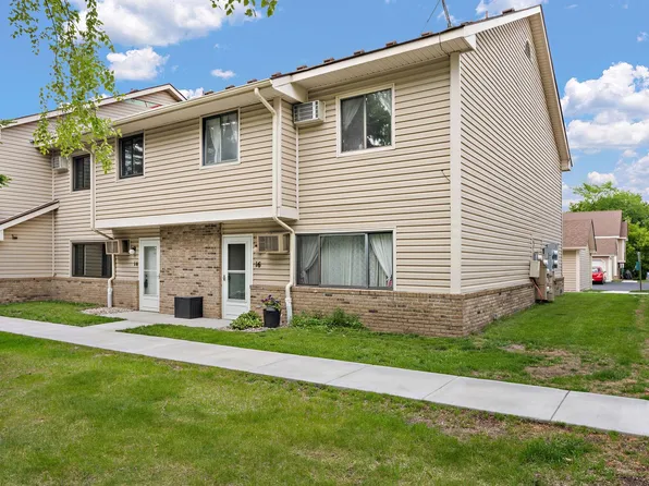 16 E 13th St, Waconia, MN 55387