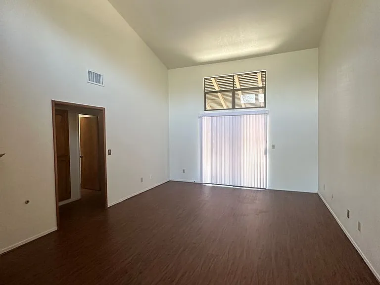 4703 W Cypress Ave — Photo 5