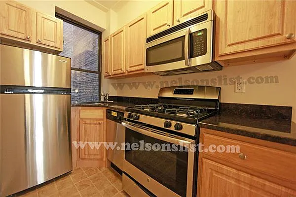 Rented by R New York | media 11