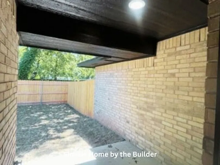 810 W Illinois Ave — Photo 10
