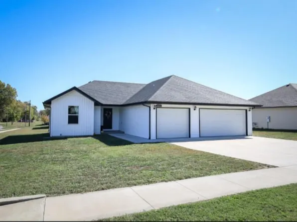 404 Hudson Avenue, Republic, MO 65738