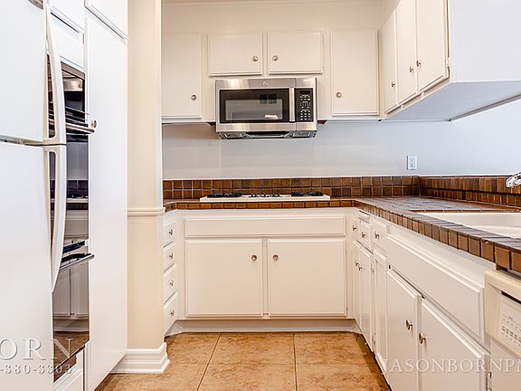 5th image of 619 Indian Wells Ln #1