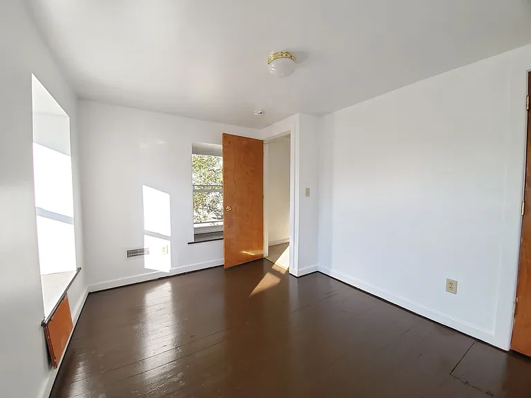 83 South Ave — Photo 17