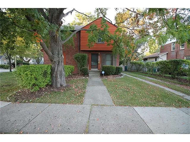1505 E 4th St photo 1