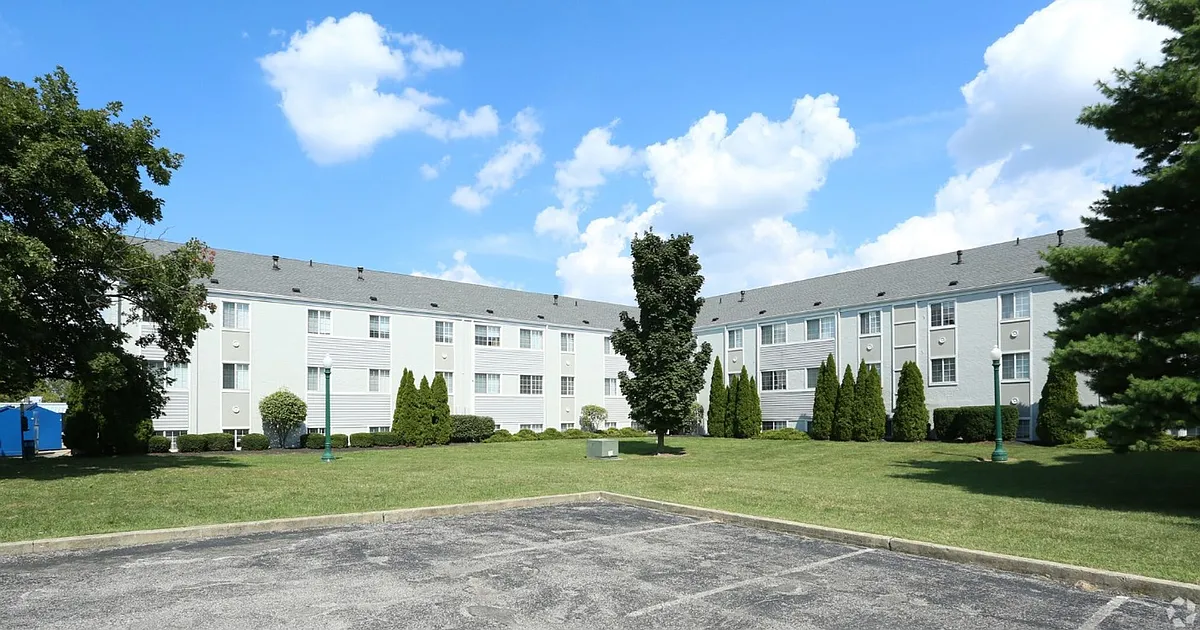 Building Photo - Stadium View Apartments