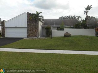 6880 NW 45th St, Lauderhill, FL 33319