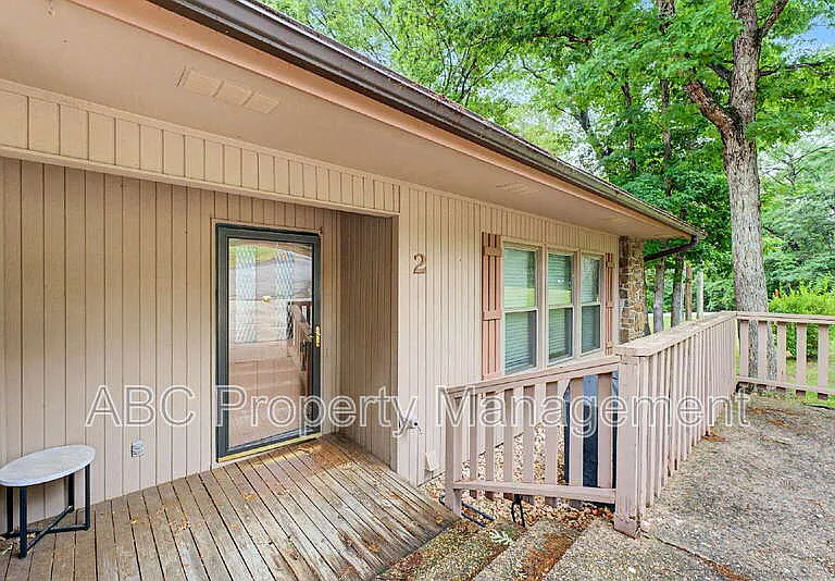 2 William Ln — Photo 22