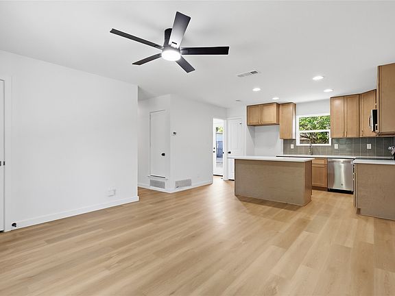 5th image of 527 W Aubrey St