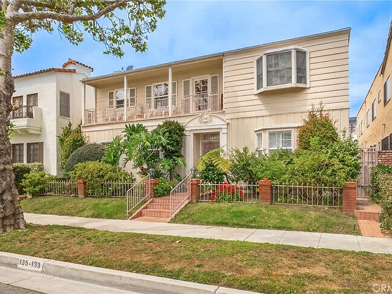 135 S Canon Dr — Photo 11