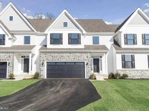 2 Leahy Dr, Newark, DE 19711