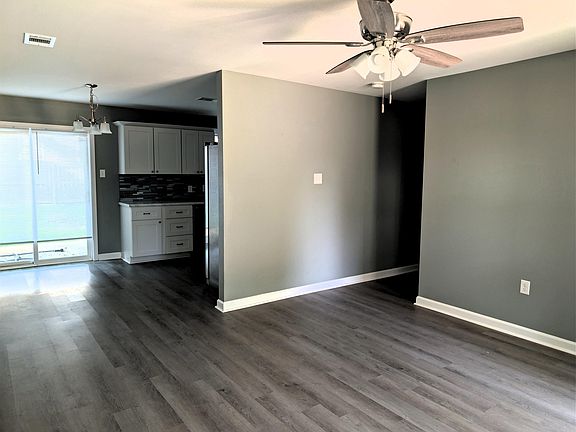 4th image of 205 W Washington St