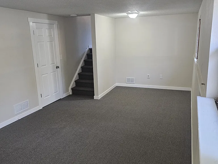 1137 S Bryan Ave — Photo 9